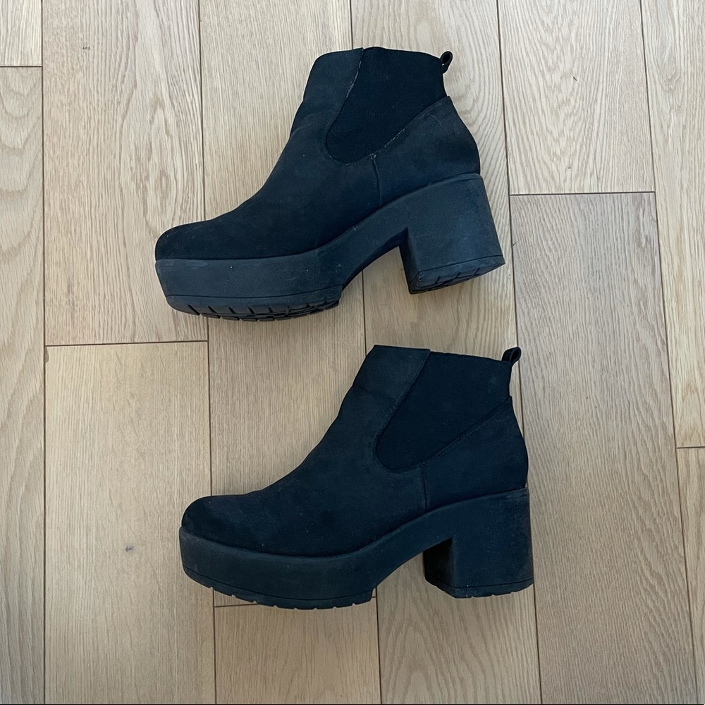 Asos - black ankle Chelsea bootie chunky platform